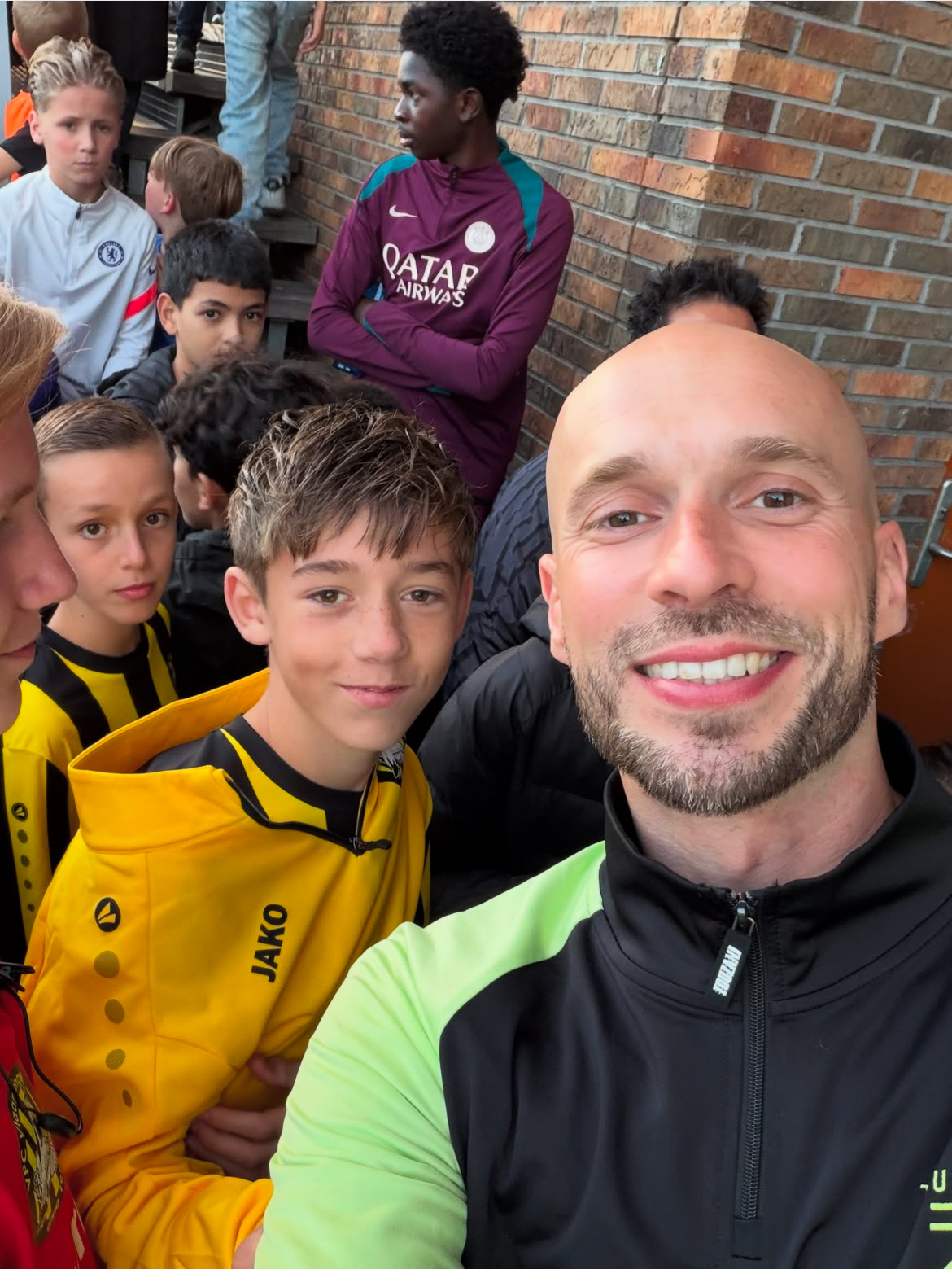100 jeugdspelers van VFC gaan de strijd aan met Touzani!