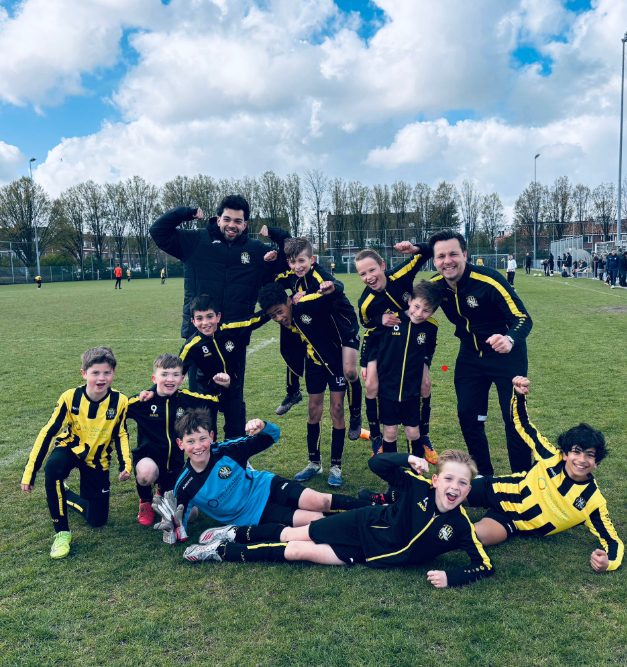 Spannende Kampioensstrijd in de Kwekkerdome: JO11-1 VFC Pakt de Titel!