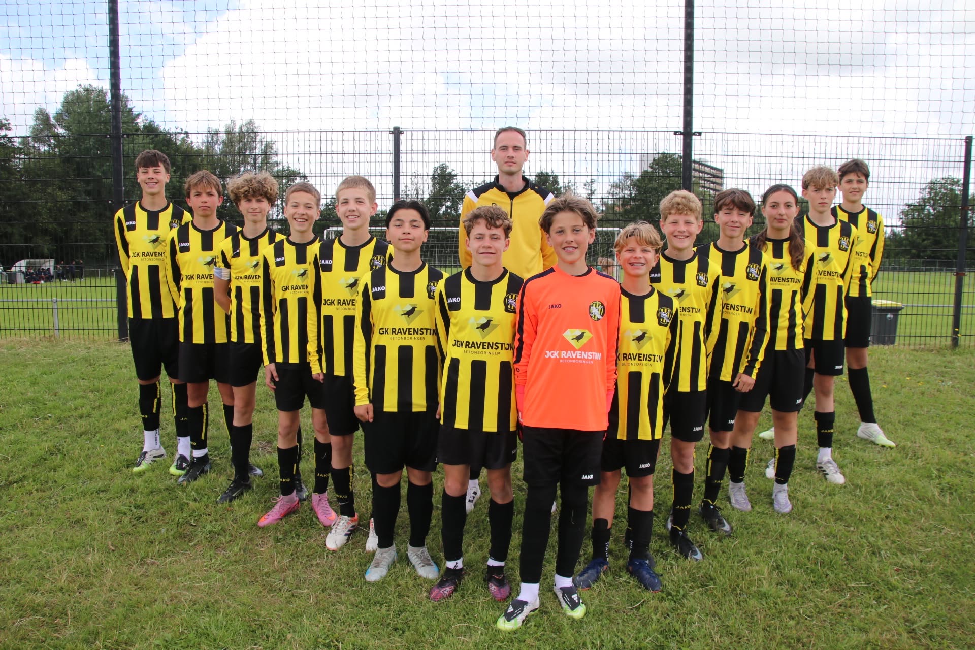 JO14-1 wint toernooi in Leeuwarden! - Op naar een nieuw seizoen!!